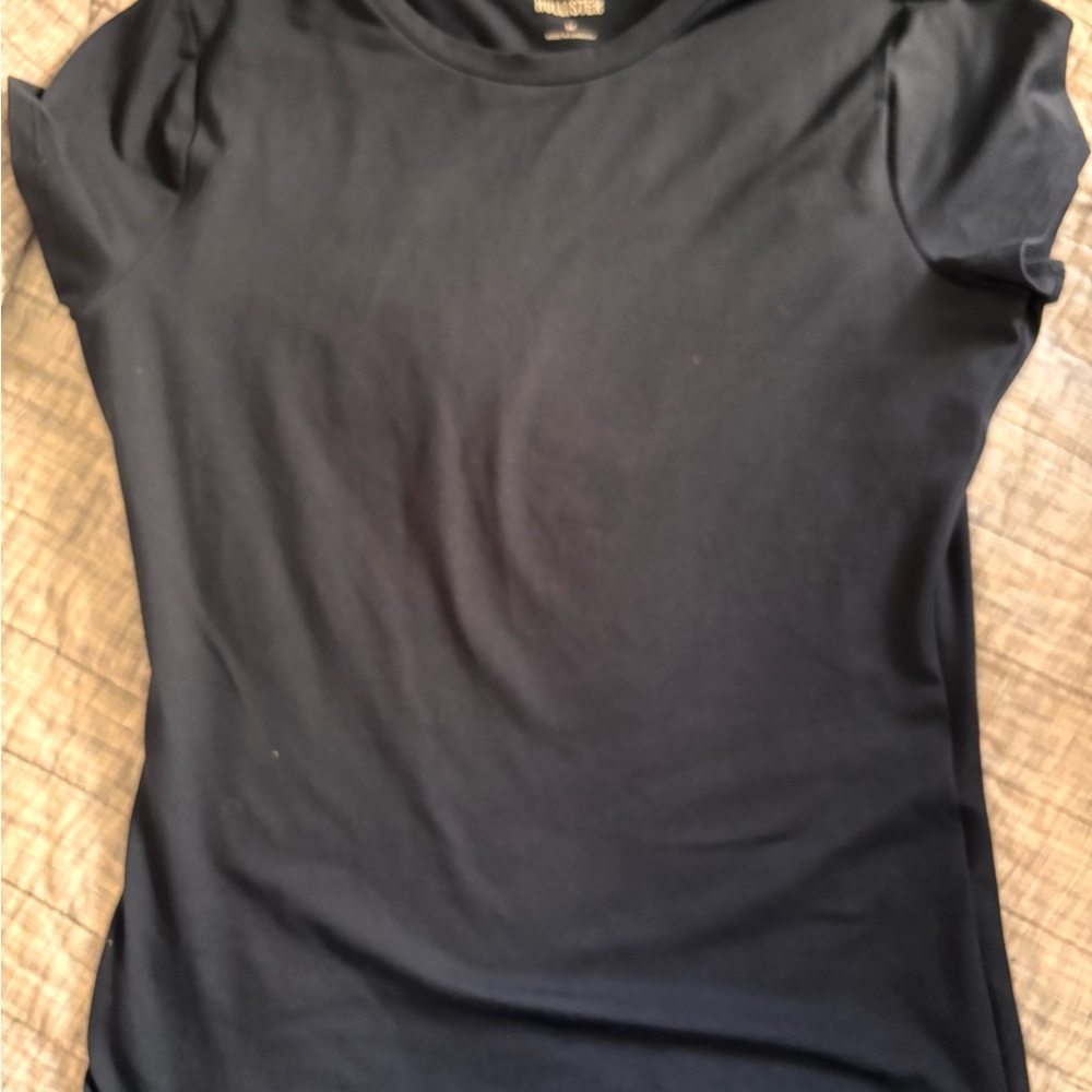 Hollister Women's Navy Blue Short Sleeve Tee